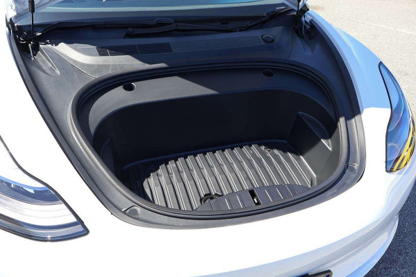 2022 Tesla Model 3  Rear-Wheel Drive Sedan Image 17