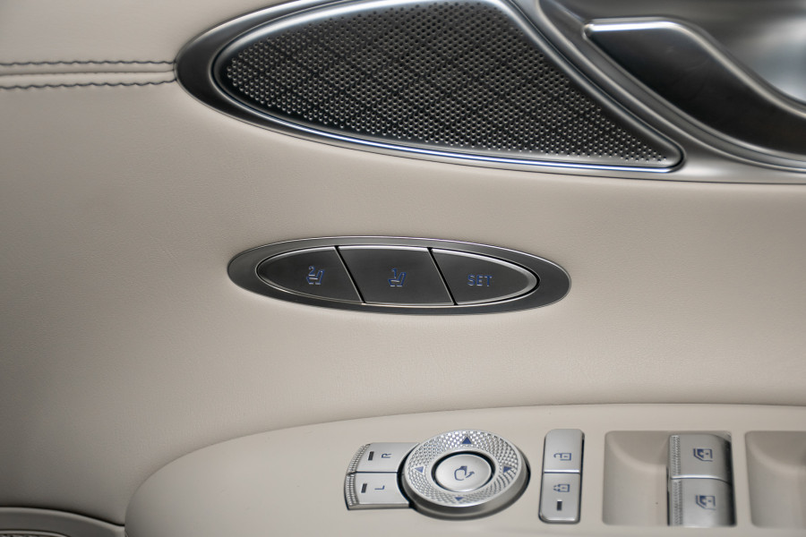 2023 Genesis GV70 2.5t Awd SUV Image 14