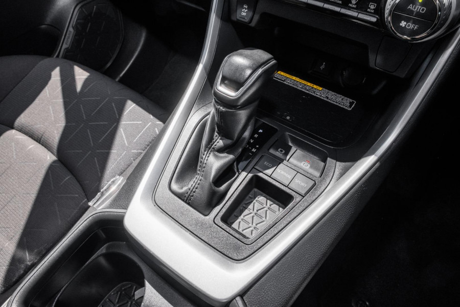 2021 Toyota RAV4 MXAA52R GXL SUV Image 17