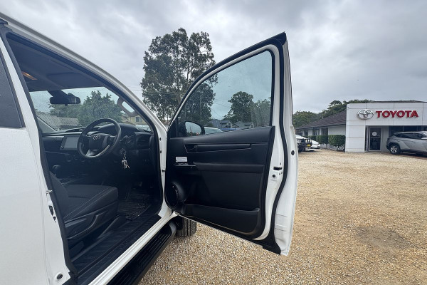 2021 Toyota HiLux GUN126R SR Extra Cab Chassis Image 3