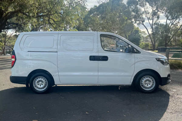 2020 Hyundai iLoad TQ4  Van Image 5