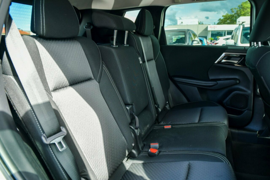 2024 Mitsubishi Outlander ZM LS SUV Image 9