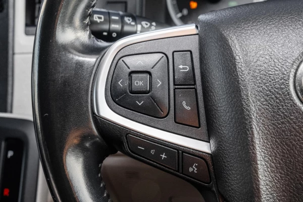 2022 Toyota HiAce GDH300R  Van Image 12