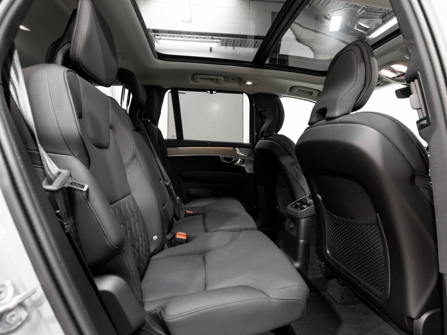 2025 Volvo XC90 L Series Ultra T8 Plug-In Hybrid SUV Image 19