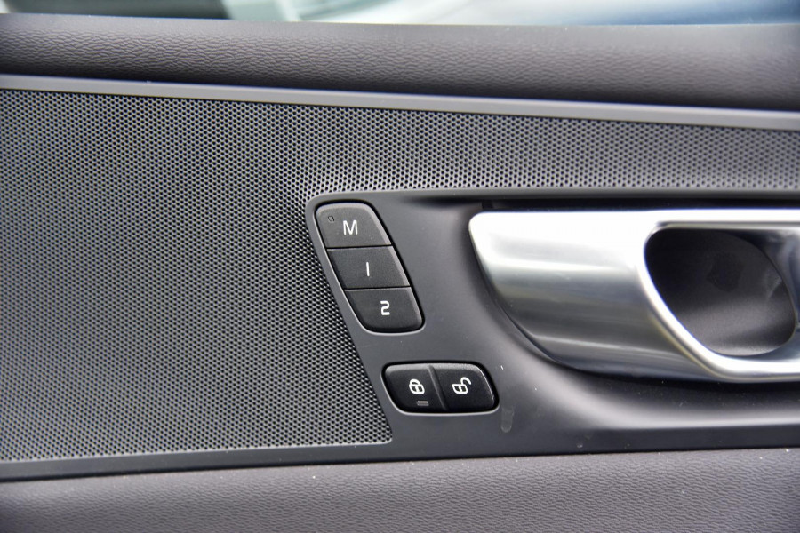 2025 Volvo XC60 UZ Plus B5 SUV Image 13