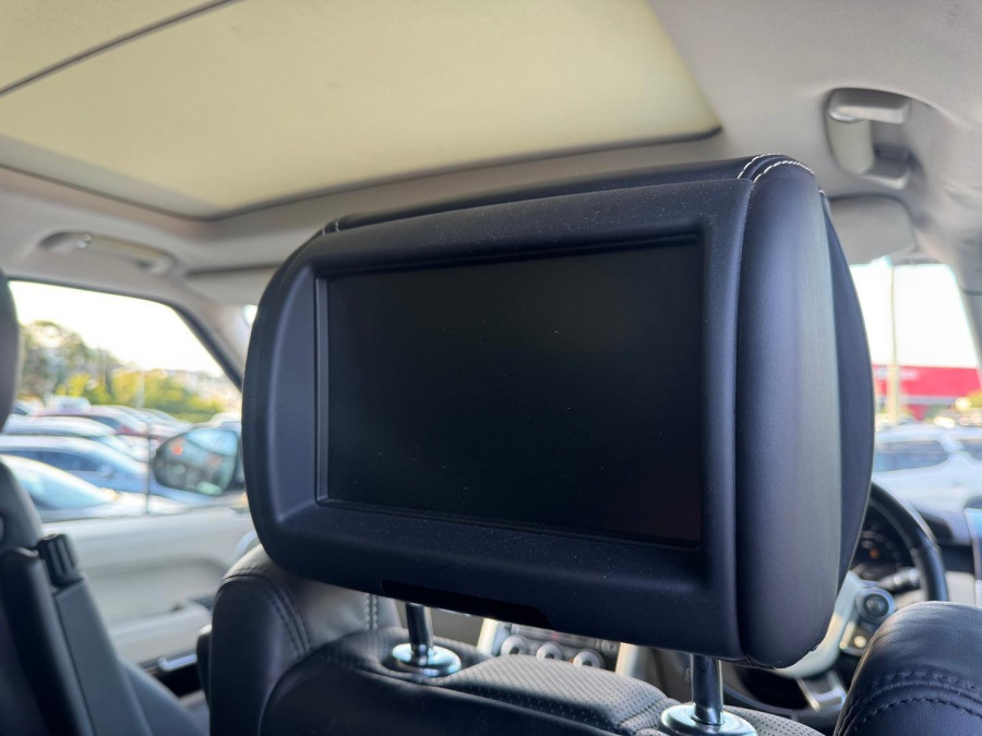 2014 MY14.5 Land Rover Range Rover L405 SDV8 Vogue SE SUV Image 21