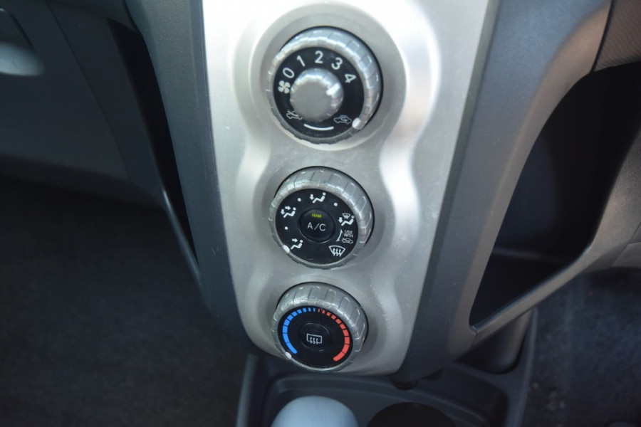 2006 Toyota Yaris NCP90R YR Hatchback Image 12