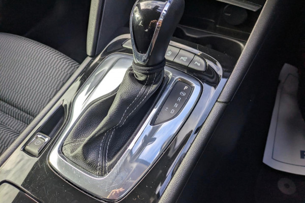 2018 Holden Commodore ZB RS Liftback Image 14