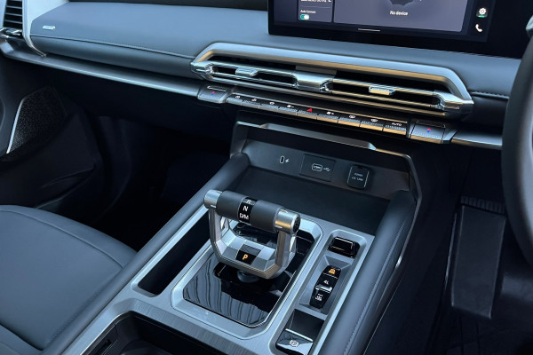 2025 MG U9 Black Edition Ute Image 14
