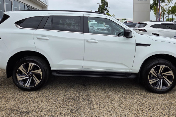 2026 Isuzu MU-X RJ LS-T SUV Image 2