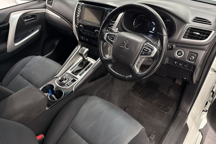 2019 Mitsubishi Pajero Sport QE GLX SUV Image 16