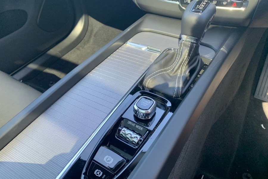 2020 Volvo XC60 UZ T6 R-Design Suv Image 15