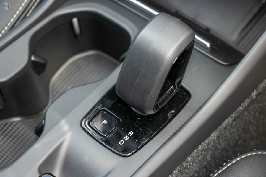 2025 Volvo XC40 XZ Plus B4 SUV Image 8