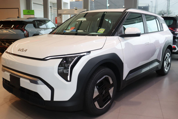 2026 MY27 Kia EV3 SV Air Standard Range SUV Image 3