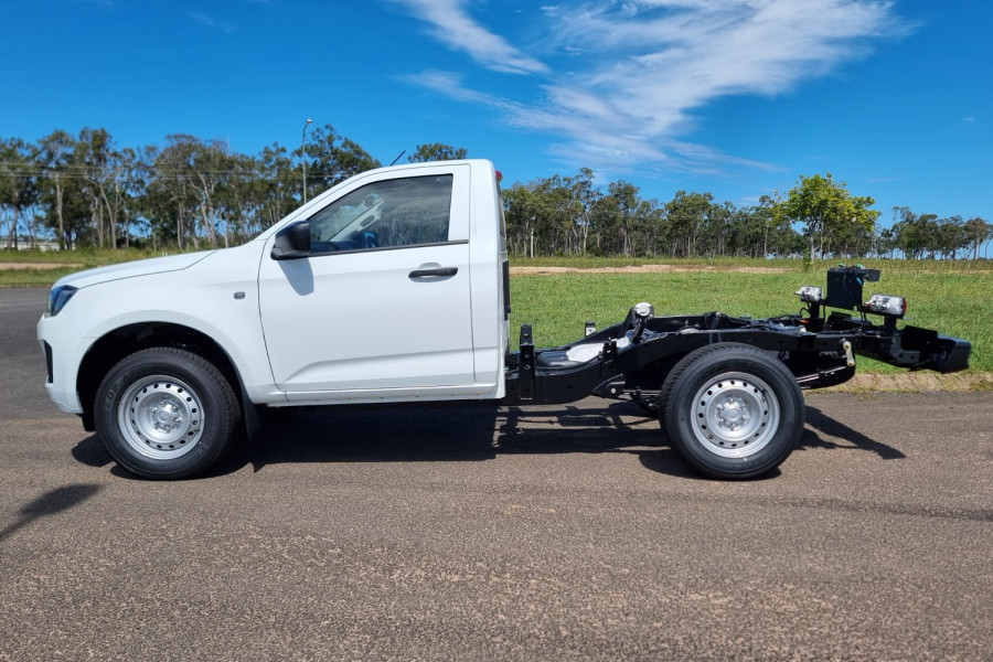2025 Isuzu D-MAX SX High Ride Cab Chassis Image 6