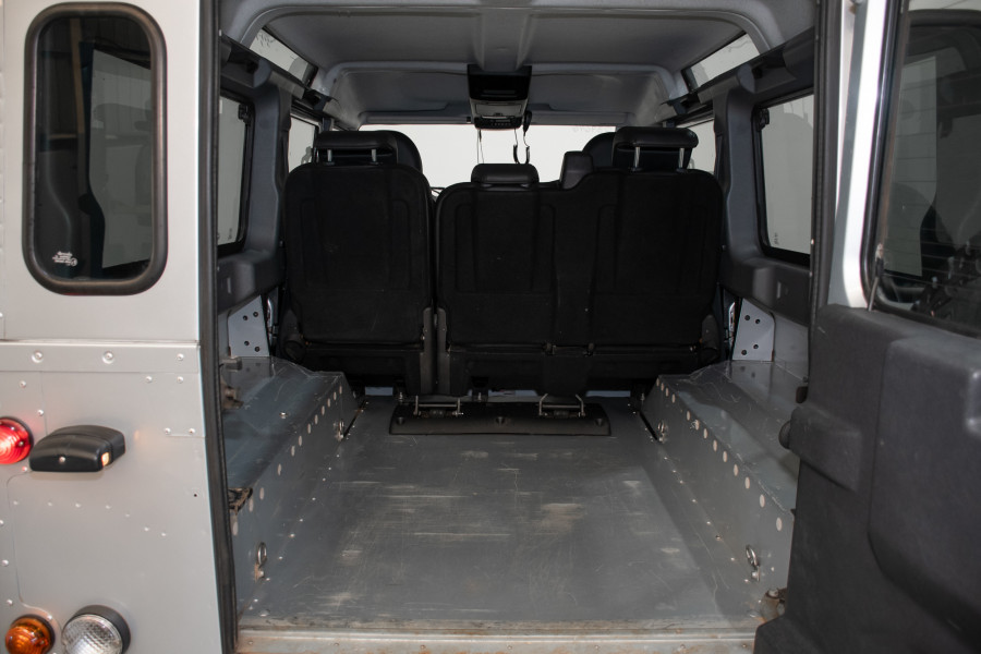 2013 Land Rover Defender 110 (4x4) SUV