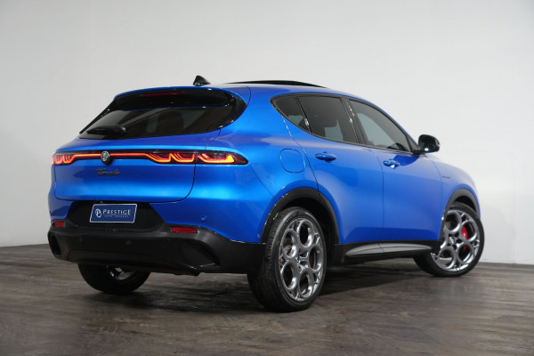 2023 Alfa Romeo Tonale Veloce SUV image 7