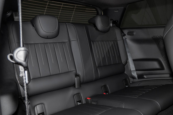 2026 MINI Cooper J01 SE Favoured Hatch image 9