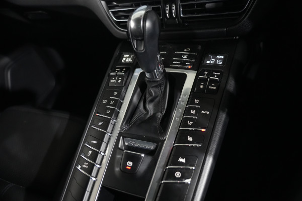 2019 Porsche Macan SUV image 16
