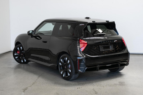 2026 MY25 MINI Cooper J01 JCW E Favoured Hatch image 3