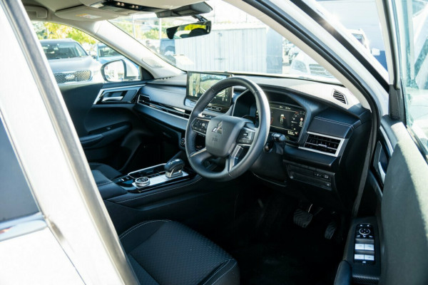 2025 Mitsubishi Outlander ZM LS SUV Image 15