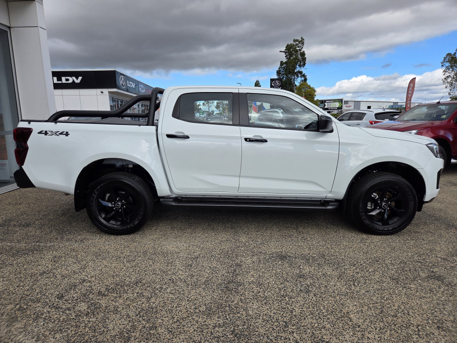 2026 Isuzu D-MAX RG X-RIDER Ute Image 2