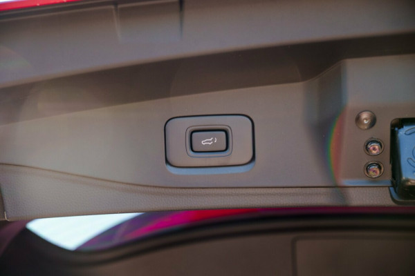 2025 MY25.5 Isuzu MU-X RJ LS-T SUV Image 9