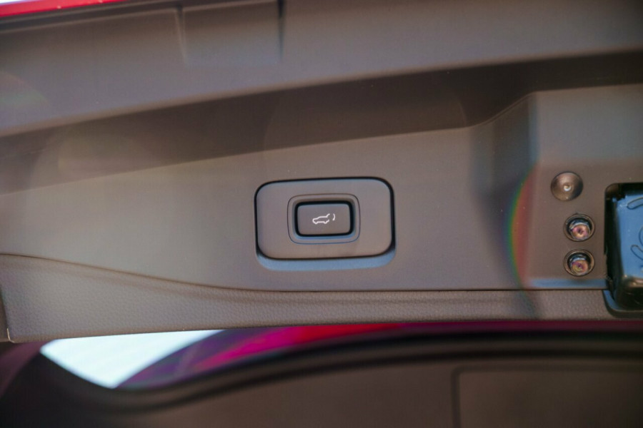 2025 MY25.5 Isuzu MU-X RJ LS-T SUV Image 9