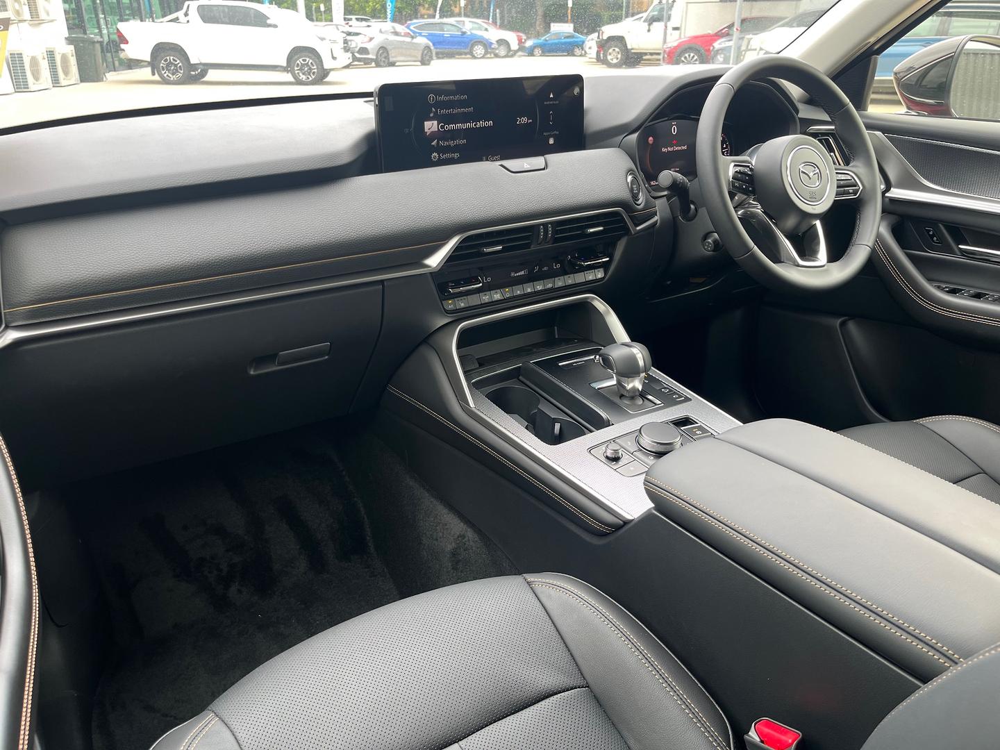 2024 Mazda CX-80 KL G40e GT SUV Image 11