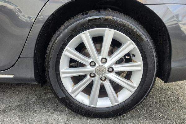 2014 Toyota Aurion GSV50R Presara Sedan Image 11