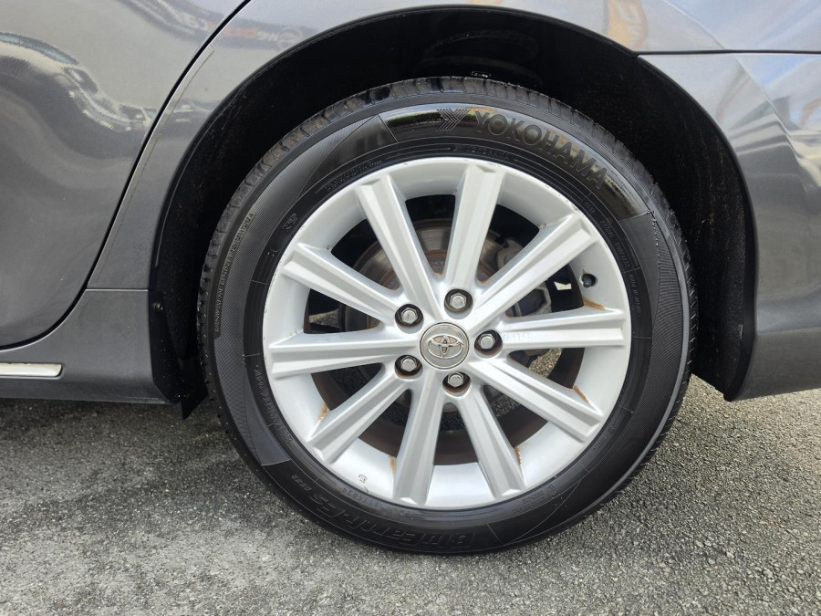 2014 Toyota Aurion GSV50R Presara Sedan Image 11