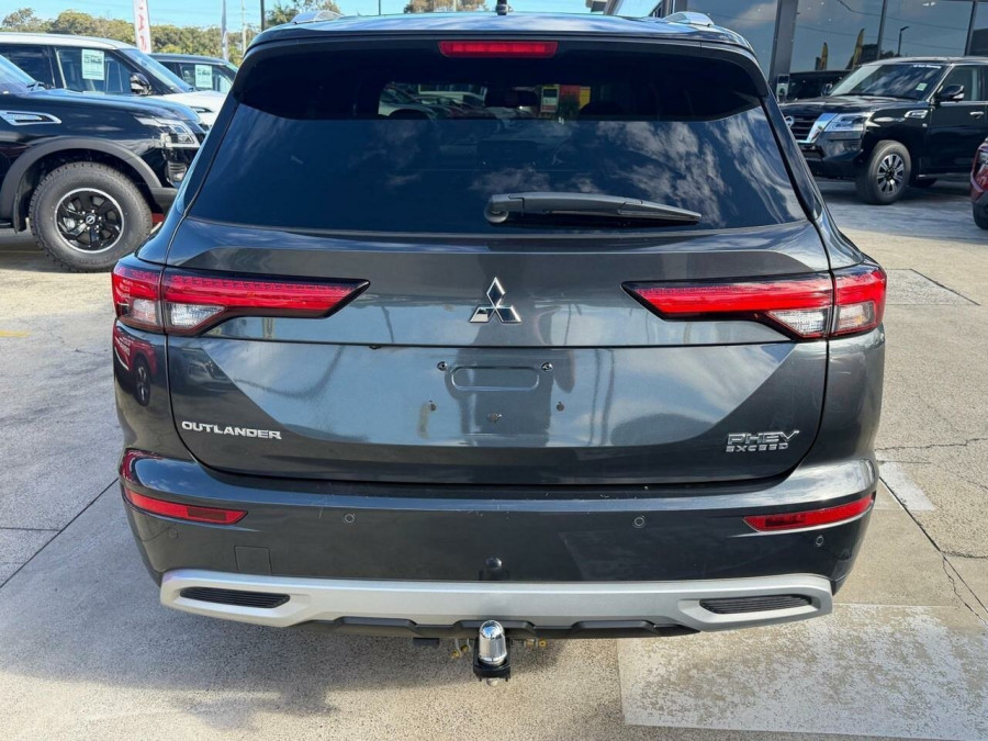 2024 Mitsubishi Outlander ZM PHEV Exceed Tourer SUV Image 5