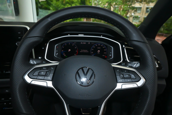 2025 Volkswagen T-Roc D11 140TSI R-Line SUV image 12