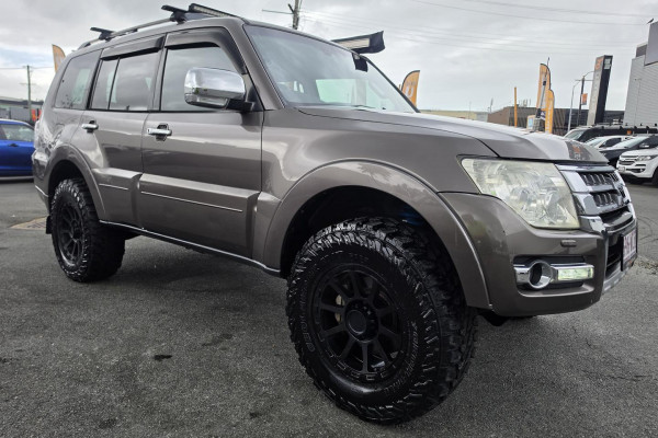 2015 MY16 Mitsubishi Pajero NX GLS SUV Image 5