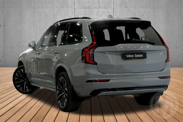 2026 Volvo XC90 L Series Ultra B5 Dark SUV Image 2