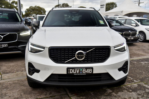 2025 MY26 Volvo XC40 XZ Ultra B4 Dark SUV Image 2