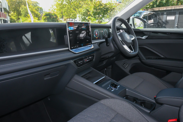 2025 Volkswagen Tayron R4 110TSI Life SUV Image 8