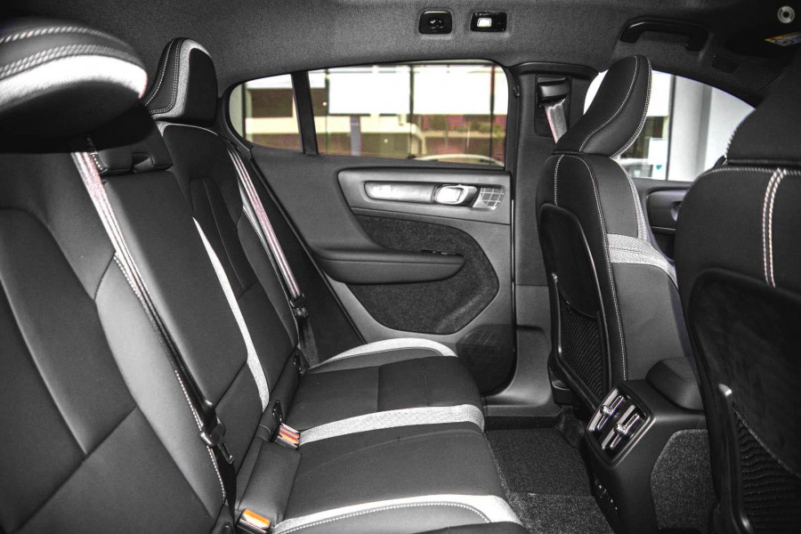 2023 MY24 Volvo C40  Recharge Twin SUV Image 8