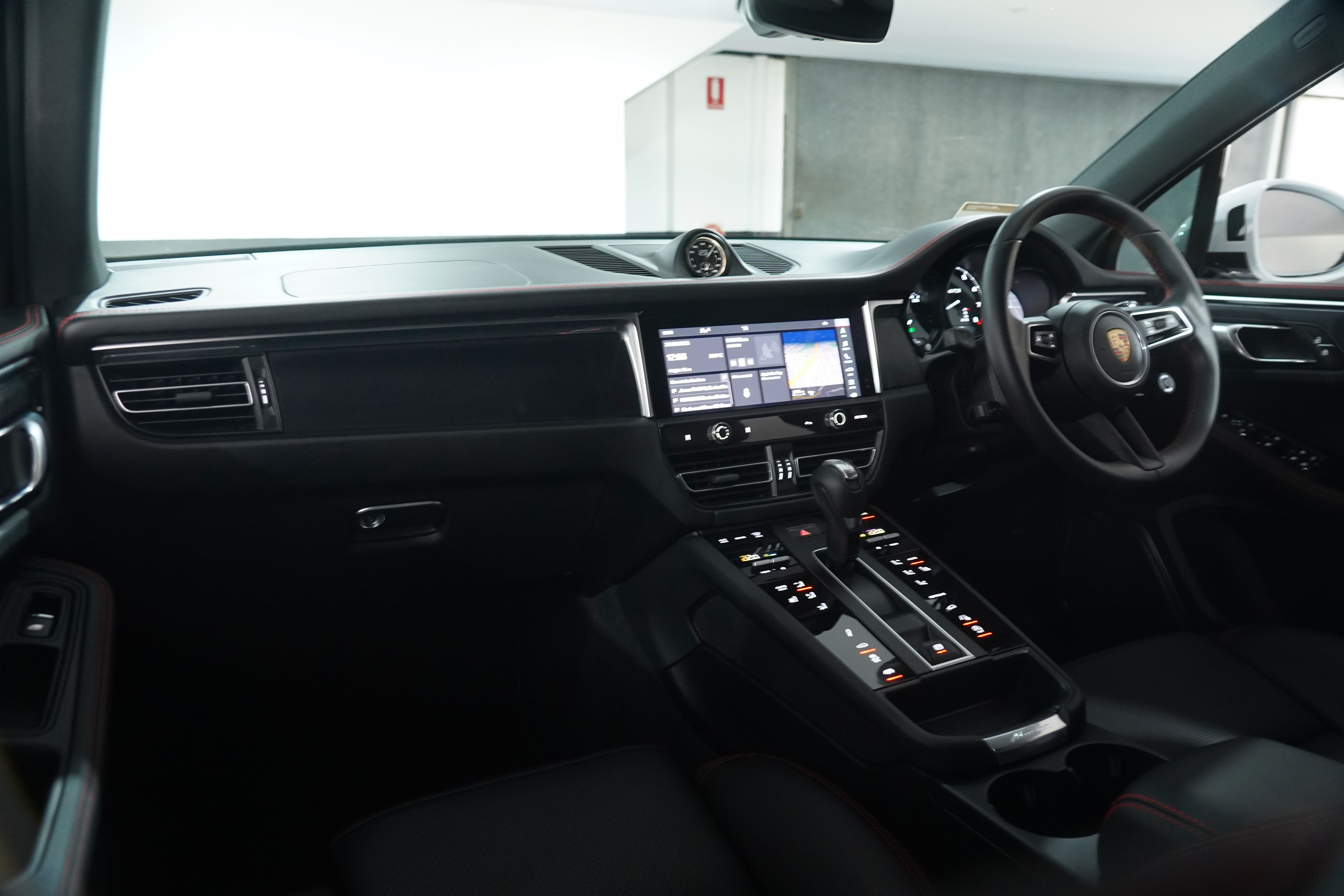 2022 Porsche Macan GTS SUV Image 24