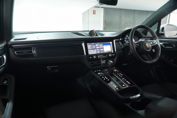 2022 Porsche Macan GTS SUV Image 24