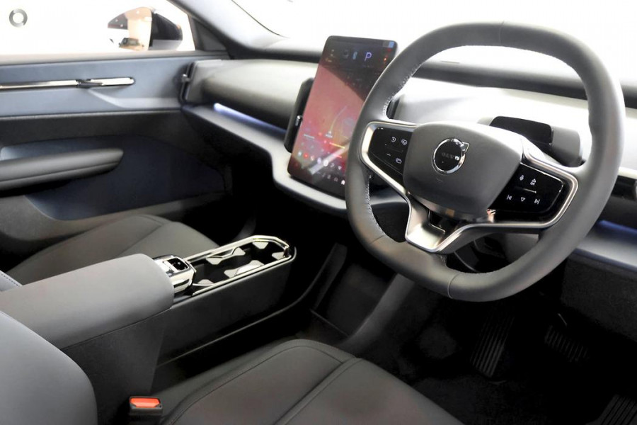 2024 Volvo EX30  Twin Motor Performance Ultra SUV Image 12