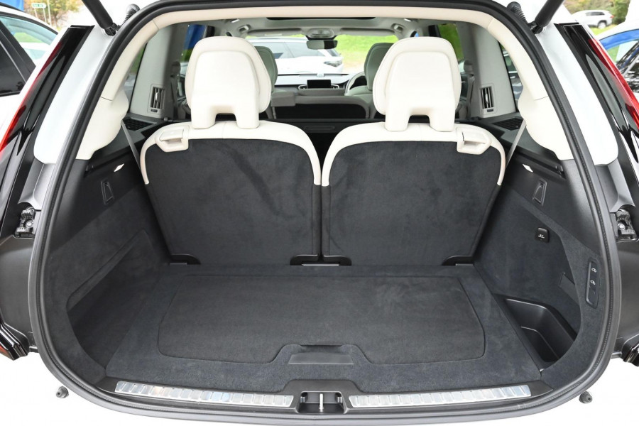 2026 Volvo XC90 L Series Ultra B5 Dark SUV