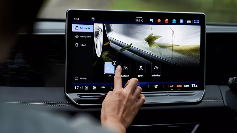 Adaptive Chassis Control (DCC Pro) Tailor the suspension Image