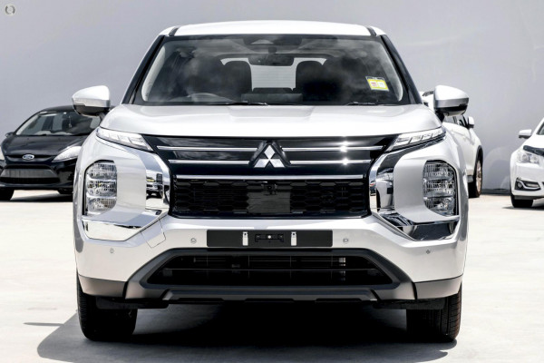 2025 Mitsubishi Outlander ZM ES SUV Image 2