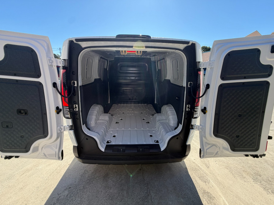 2026 Kia PV5 SW Cargo S Long Range Van Image 10