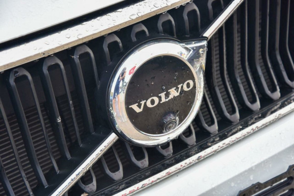 2022 MY23 Volvo XC40 XZ Plus B4 SUV Image 18