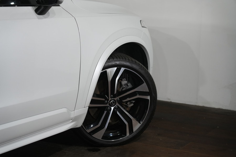 2021 MY20 Volvo XC90 L Series T8 R-Design SUV Image 11