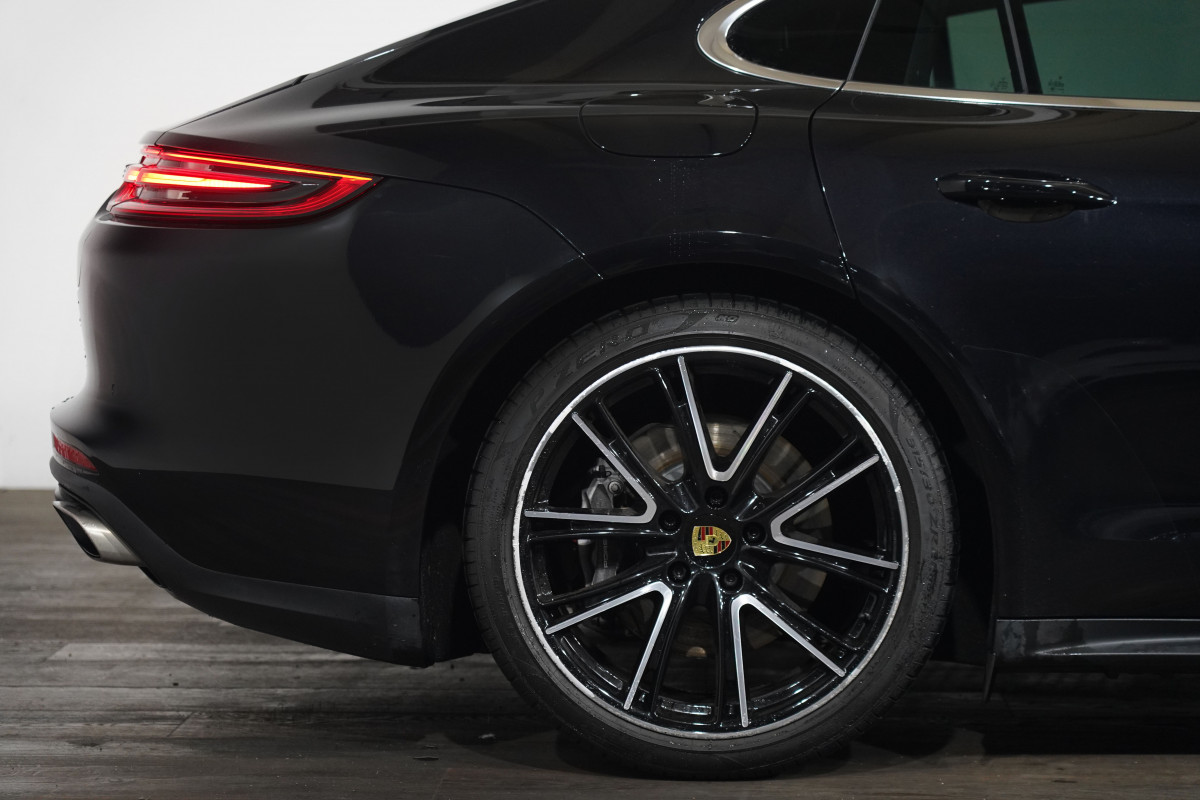 2018 Porsche Panamera 4 E-Hybrid Coupe Image 6