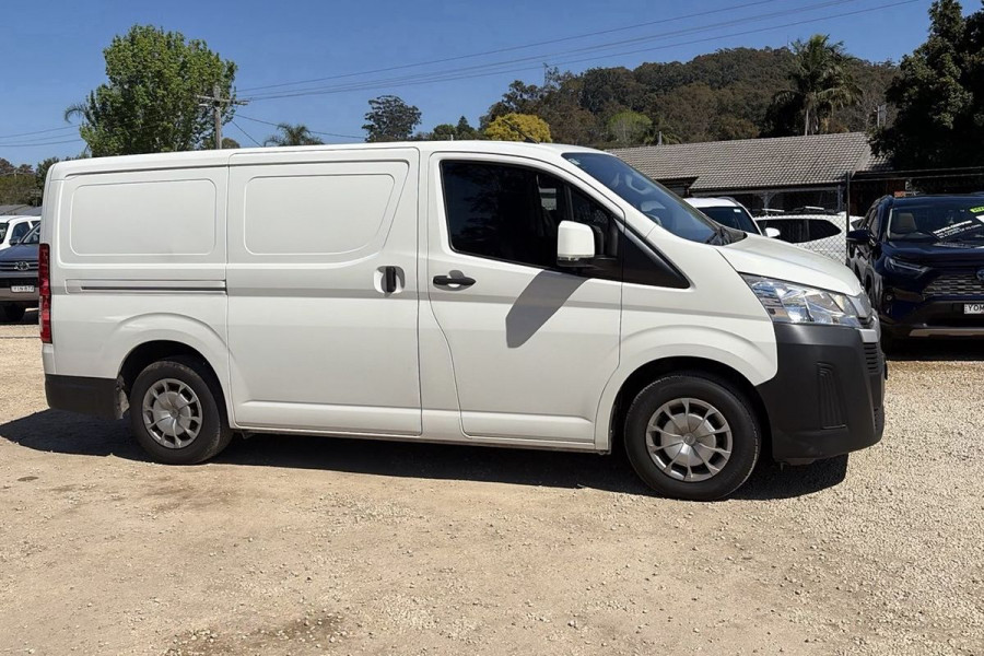 2020 Toyota HiAce GDH300R  Van Image 2