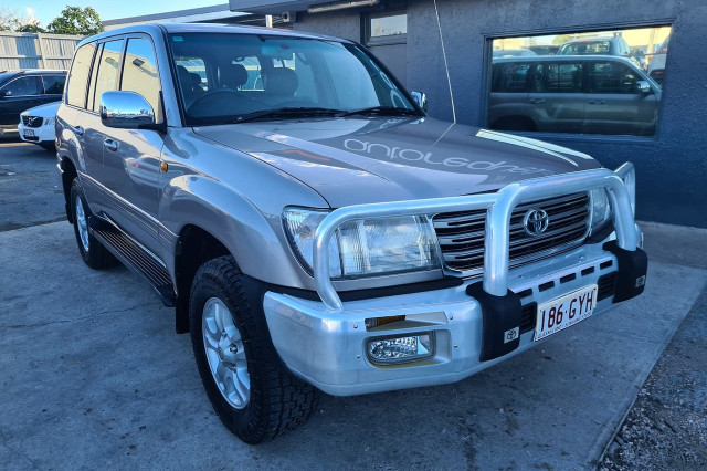 2002 toyota landcruiser sahara 100 series